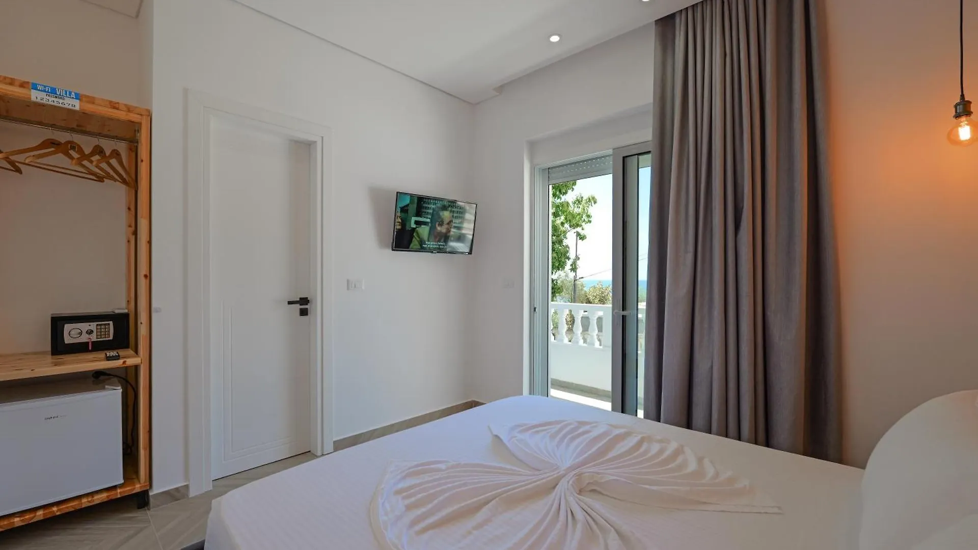 **** ホテル Villa Juna Beach Sarandë アルバニア