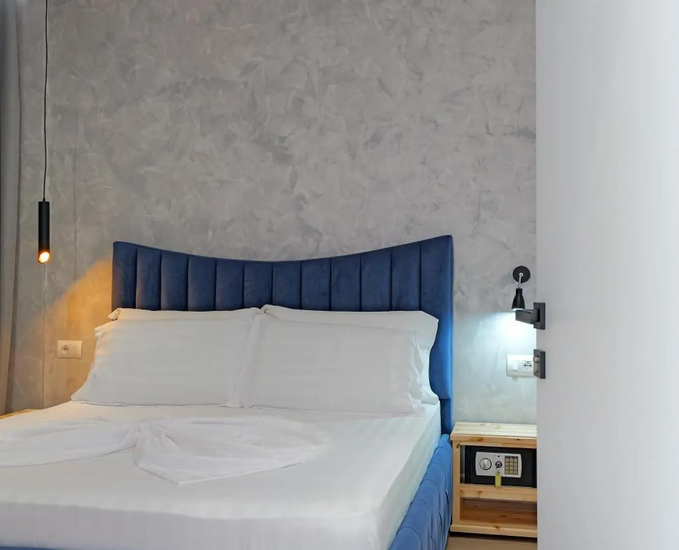 **** ホテル Villa Juna Beach Sarandë アルバニア