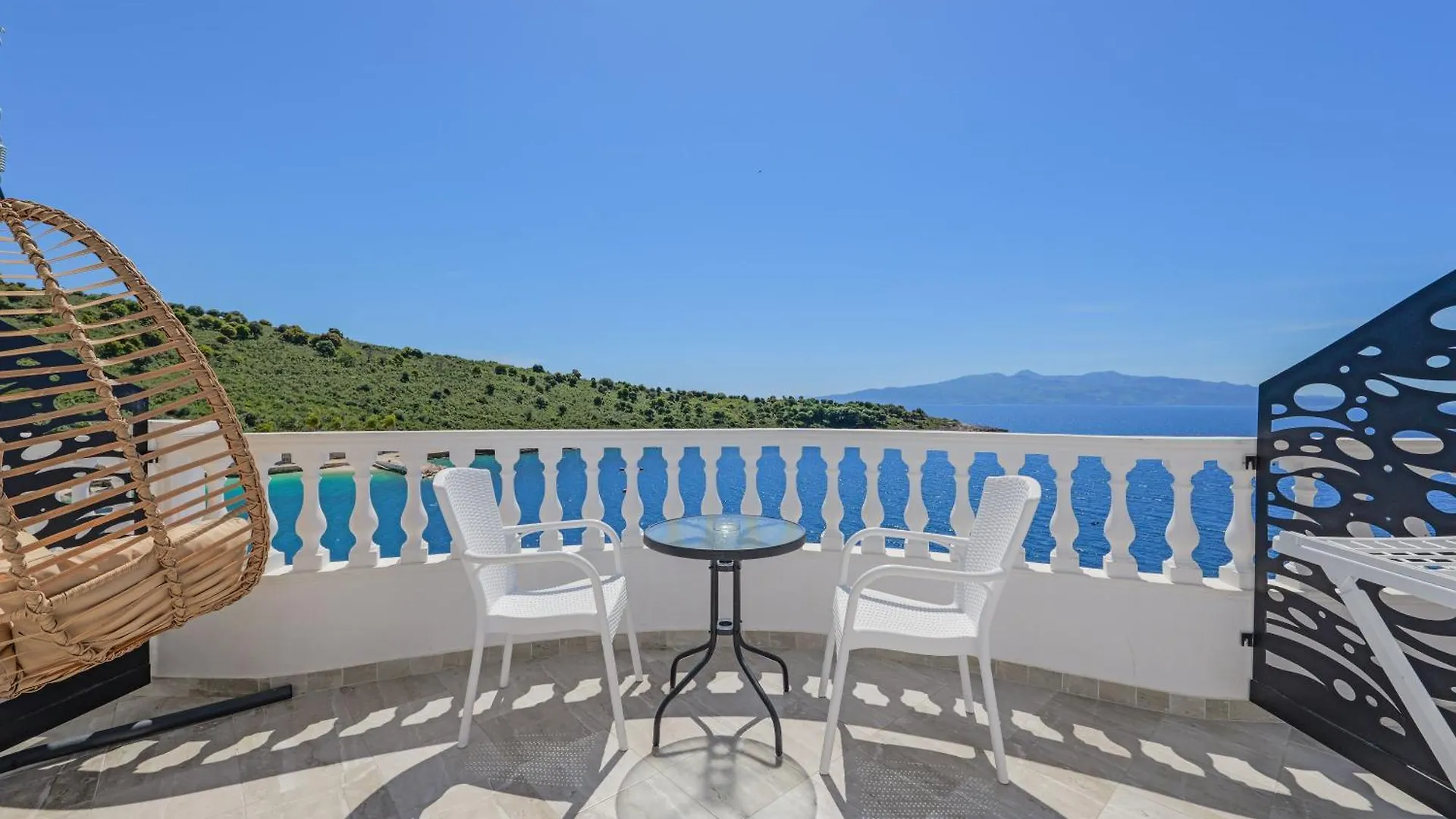 Villa Juna Beach Sarande 4*,  Albania