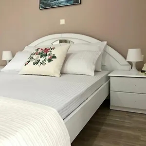 Hotel Joy, Sarandë